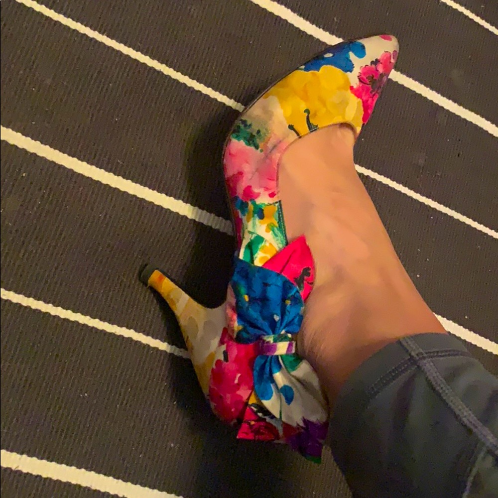 Beautiful floral high heels!!